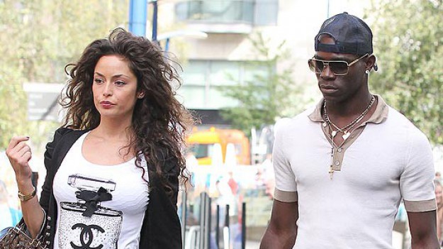 Марио Балотели е станал баща на момиченце