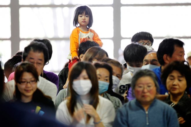 Япония в паника от потоп след труса