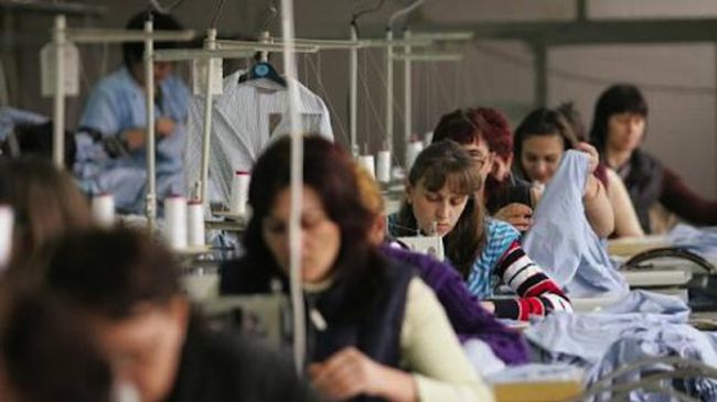 Шивачки биха шефката си за неплатени заплати