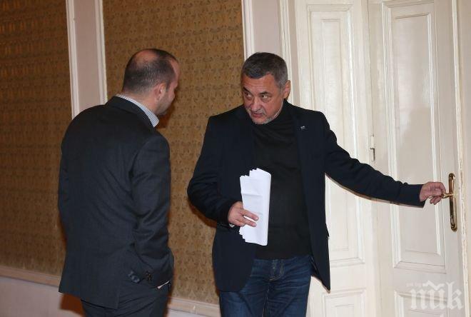 Само в ПИК! Валери Симеонов скастри жестоко Радан Кънев заради зам.-министъра Исмаилов