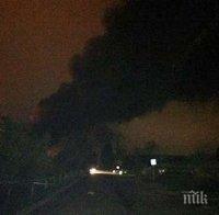 Огнен ад! Мощен пожар избухна между Равда и Несебър! Гори цех по роботика (обновена)