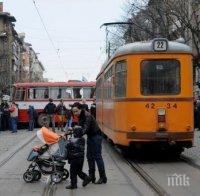 Запазват паветата по бул. 