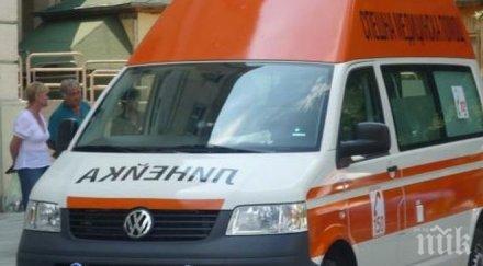 автомобил влетя заведение