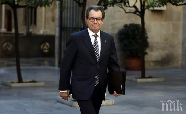 Разследват каталонския лидер заради референдума