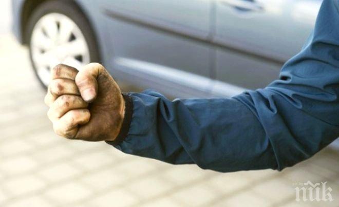 Пребиха богаташ на улица във Варна