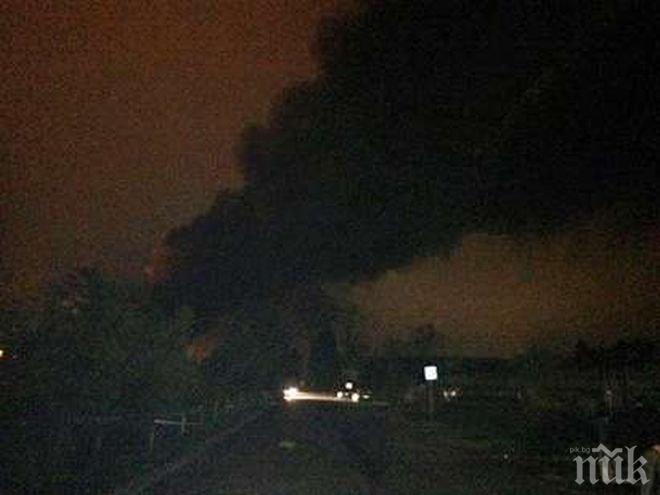 Огнен ад! Мощен пожар избухна между Равда и Несебър! Гори цех по роботика (обновена)