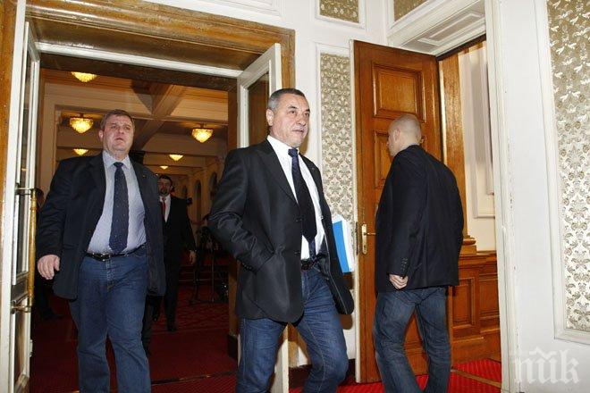 Валери Симеонов: Борисов да каже до седмица за зам.-министъра Исмаилов, после решаваме за властта