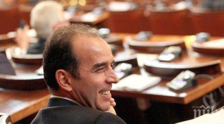 пик иван искров пробвал изнудва борисов пост управителят бнб иска чуе оставка плащал гуверньорът кризисен пиар обновена