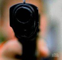 Див скандал във Варна: Мъж заплаши с пушка и пистолет жена, полицията я спасява