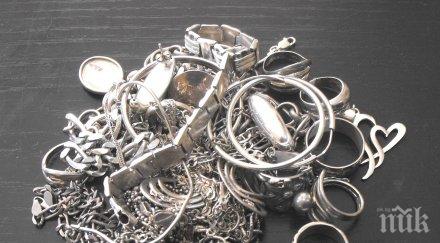 сребърни бижута 000 конфискуваха митничари