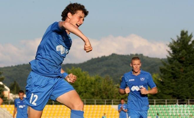 Най-големият талант на Левски подписа с агентите на Гарет Бейл