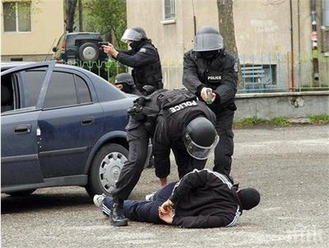 Луда гонка в Кричим!  Полицай спира бандит с електрошок