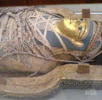 Откриха египетска мумия с бижута 