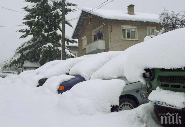 Снежният ад в САЩ остави 200 000 души без ток 