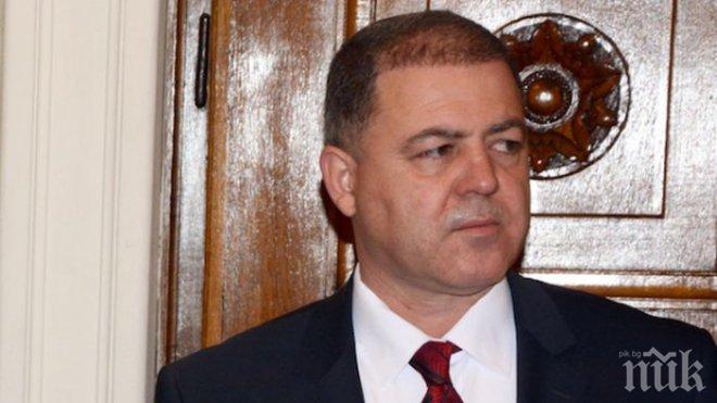 Министърът на отбраната разкрива агентите на Държавна сигурност в разузнавателните служби