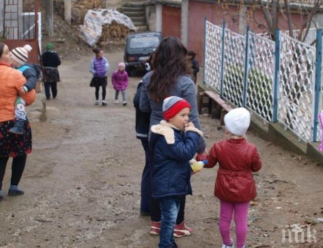 Емигранти спасяват Коледа в село Долно Осеново
