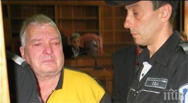 2 г. и 8 месеца условно за баща убил сина си с 11 удара с нож