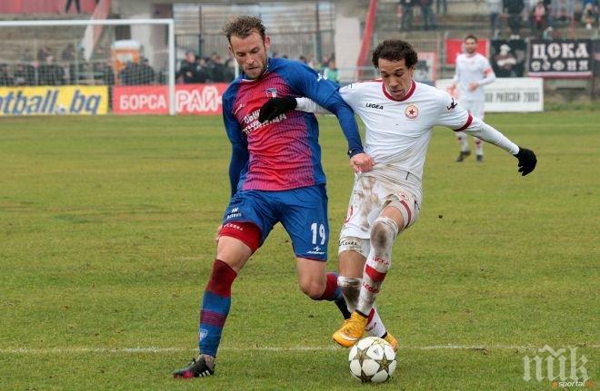 Марек препъна ЦСКА в Дупница, Фелипе изпусна дузпа