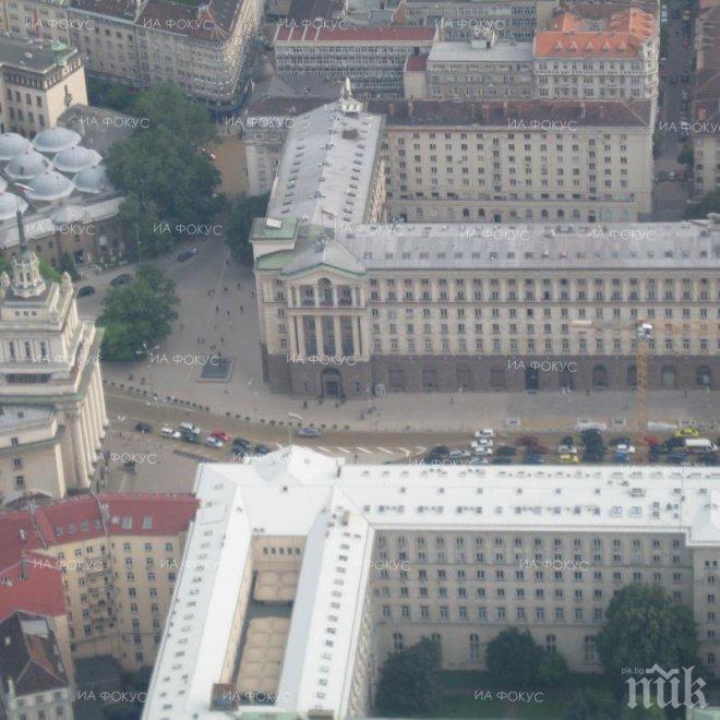 Правителството, синдикатите и работодателите обсъждат на извънредно заседание пенсионната реформа