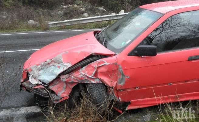 2 жени пострадаха при тройна катастрофа в Кресненското дефиле (подробности)