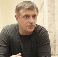 Стойне Манолов отвърна на удара на Домусчиев, атакува го жестоко