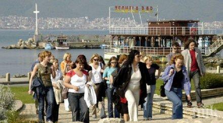 екскурзоводите нас вадят 100 евро ден