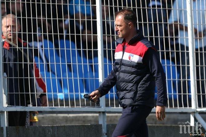 Шокиращо! Затова няма футбол в България - вижте какво става в Марек