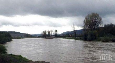 изпускат четири язовира шуменско