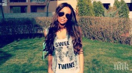 разгорещена скандална николета лозанова клекна топлес релефен тип снимка