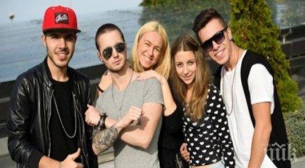 певците фактор правят коледен концерт