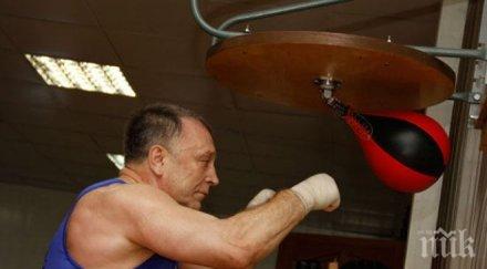 руски журналист предизвика мики рурк боксов мач