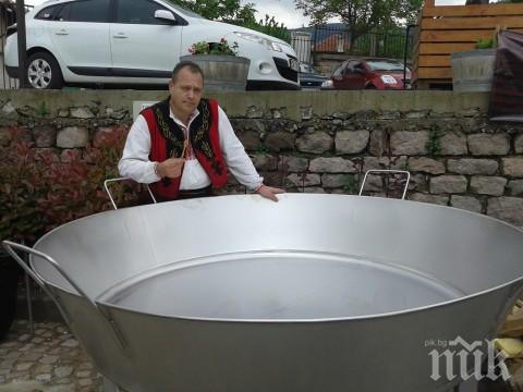 Най-големите тиган и тава идват в Долно Езерово за Никулден