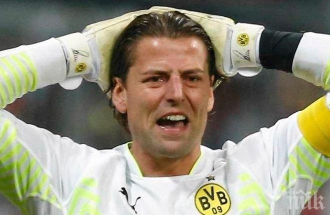 Клоп забива Вайденфелер на пейката

