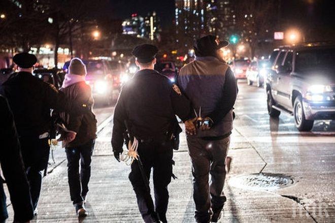 Полицията в Ню Йорк арестува 30 протестиращи