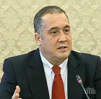 Слави Бинев и културни дейци преговарят в кабинета на Цецка Цачева