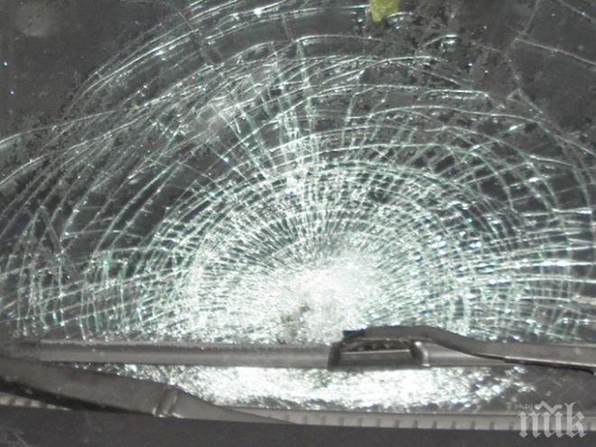 Автобус с 30 души се преобърна в Магадан