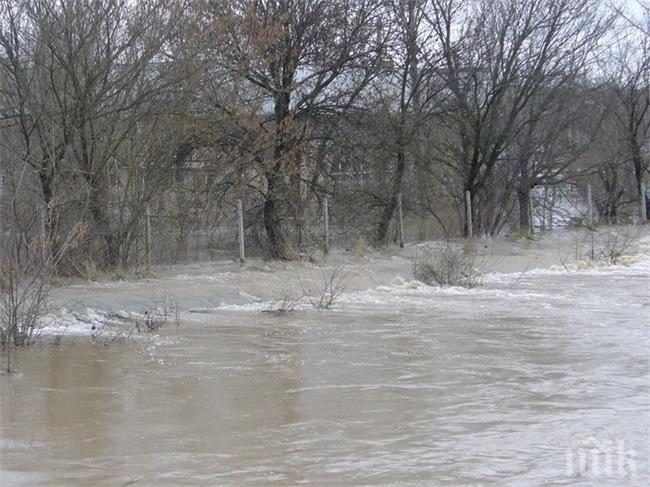 Кметът на Гълъбово: Дъждът не беше силен и продължителен! Водата дойде от язовирите