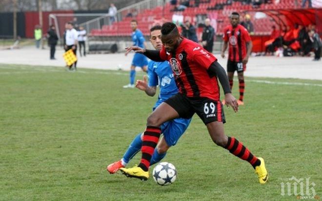 Берое се подсилва със защитник на Локомотив (София)

