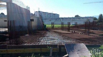 ръст строителството октомври