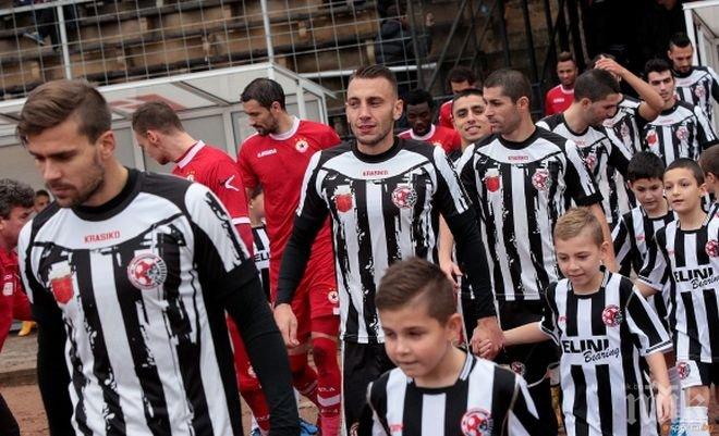 ЦСКА пазарува от изненадата на Б група

