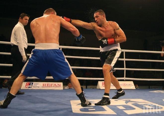 Спас Генов иска победа за ЧРД на сина си в третата Нощ на профибокса

