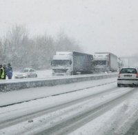 Снегът взе 6 жертви на Балканите, няма българи в беда