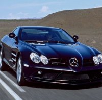 Два мерцедеса се сблъскаха в катастрофа