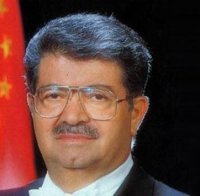 Откриха отрова при ексхумацията на Тургут Йозал