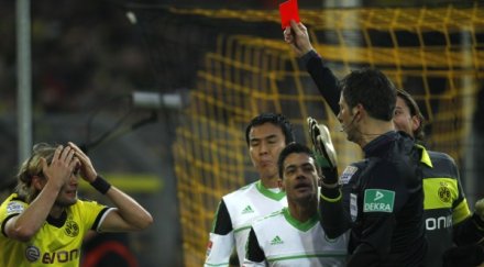 съдията щарк извини борусия дортмунд