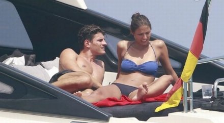 марио гомес разкъса брачните окови