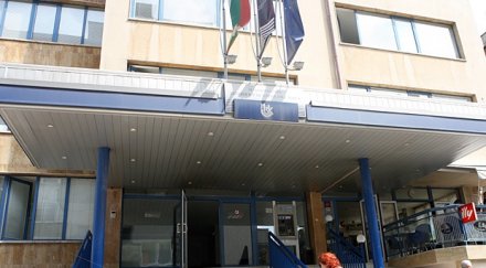 здравната каса двойно повече чиновници европейските