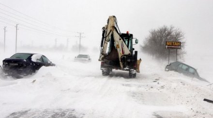 обилен сняг поледици западна българия неделя