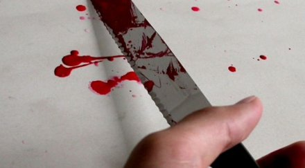 младеж наръга пътник скандал спирка