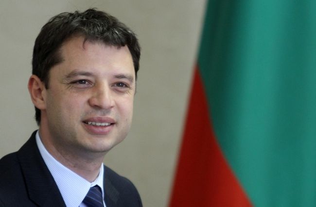 Делян Добрев: Парното няма да поевтинее с 10%, няма как